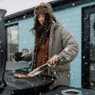 Heiße Glut, kalte Luft: Warum Wintergrillen gerade jetzt so beliebt ist 