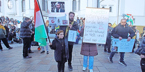 697b2873b2297-kurdendemo3