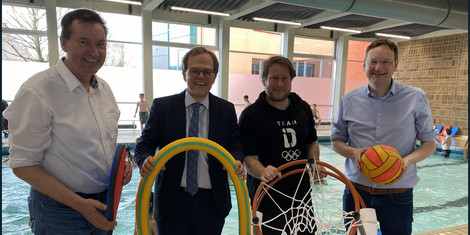 cropped-1772020429-2026-0082foto-schwimmhalle-des-simpert-kraemer-gymnasiums-in-krumbach-feierlich-wiedereroffnetp014876635