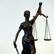 Urteil: Abtreibungsgegner in Aachen dürfen gegenüber von Frauenarztpraxis beten 