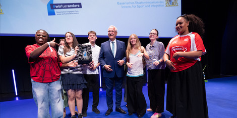 cropped-1784288213-26_07_13_bild1_engagbeier110726_010