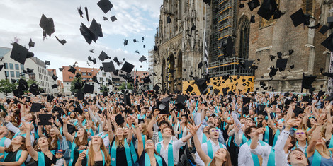 cropped-1784455214-akad_feier_2026_st_192932