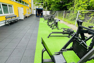 Der neue Outdoor-Bereich im TRENDYone Fitness in Augsburg