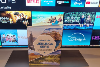 „Urlaub in der Lieblingsserie“ von Katinka Holupirek & Susanne Lieb - Der TRENDYOne Buchtipp