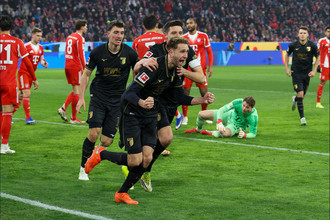 FCA überragend: 2:1 gegen Bayern München!