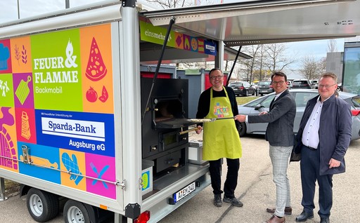 Flammkuchen Backmobil des Vereins "einsmehr"