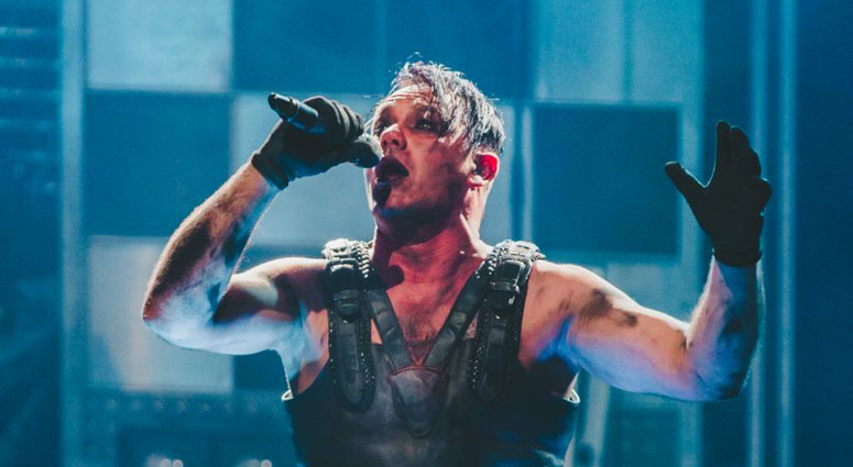 index.php?option=com_image&task=get.image&format=raw&image=images%2Fevents%2F_cropped%2Fvolkerball-a-tribute-to-rammstein-zeig-dich-tour-2027%2Fcropped-1790078195-voelkerball055